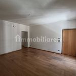 Affitto 4 camera appartamento di 120 m² in Asti