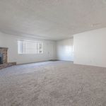 Rent 2 bedroom apartment in Bakersfield