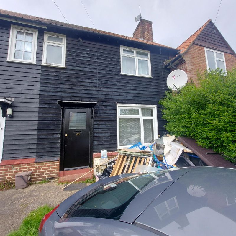 3 bed terraced house to rent in colchester road, edgware, ha8 Burnt Oak