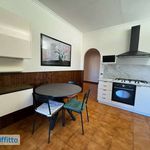 Affitto 3 camera appartamento di 126 m² in Roma