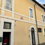 Rent 5 bedroom house of 177 m² in Roma