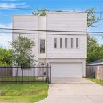 Rent 5 bedroom apartment of 194 m² in Houston