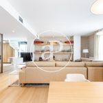Rent 3 bedroom house of 212 m² in València