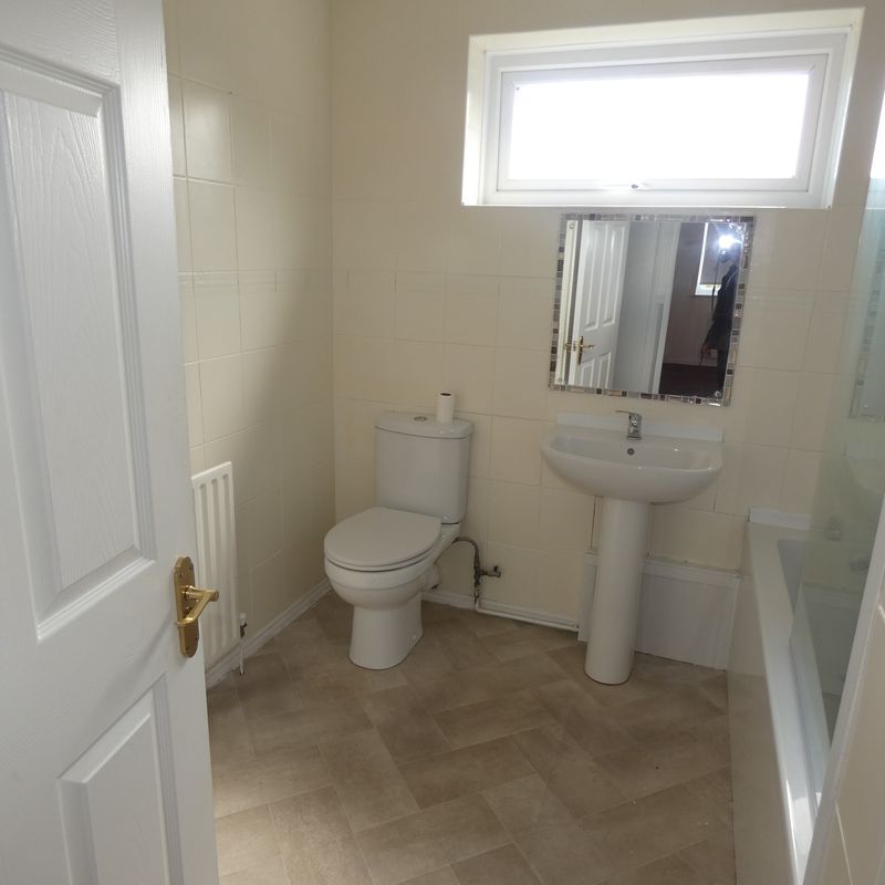 2 bed flat to rent Monkton