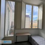 Affitto 5 camera appartamento di 71 m² in Napoli