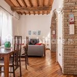 Affitto 3 camera appartamento di 85 m² in Modena
