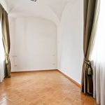 Affitto 3 camera appartamento di 136 m² in Roma