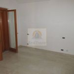 Rent 5 bedroom apartment of 138 m² in Luni