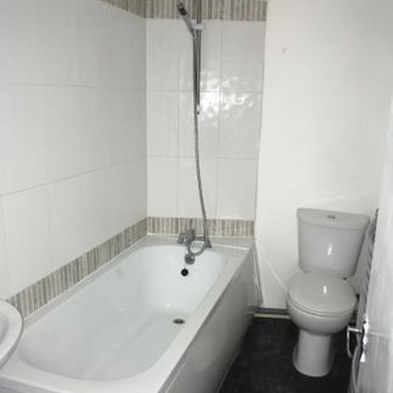 Flat to rent in Whalley Road, Accrington BB5