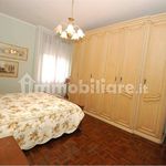 Affitto 4 camera appartamento di 180 m² in Modena