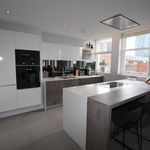 Rent 2 bedroom apartment of 88 m² in Manchester