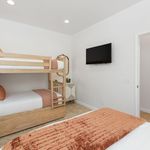 Rent 4 bedroom apartment of 205 m² in Indio