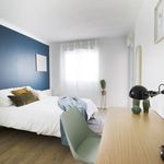 Rent a room of 100 m² in Grenoble