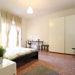 Rent a room of 145 m² in Roma