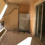 Rent 3 bedroom apartment of 8700 m² in Kalamaki
