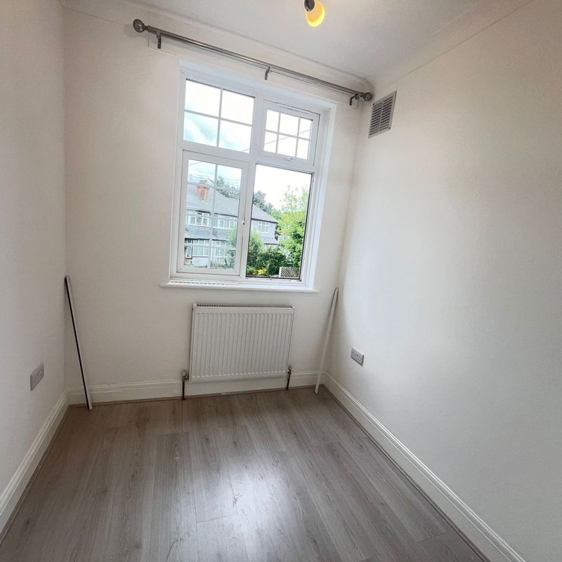 4 bed semi-detached house to rent Highams Park