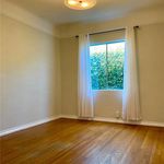 Rent 3 bedroom apartment of 112 m² in Glendale