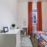 Rent a room of 161 m² in Milano