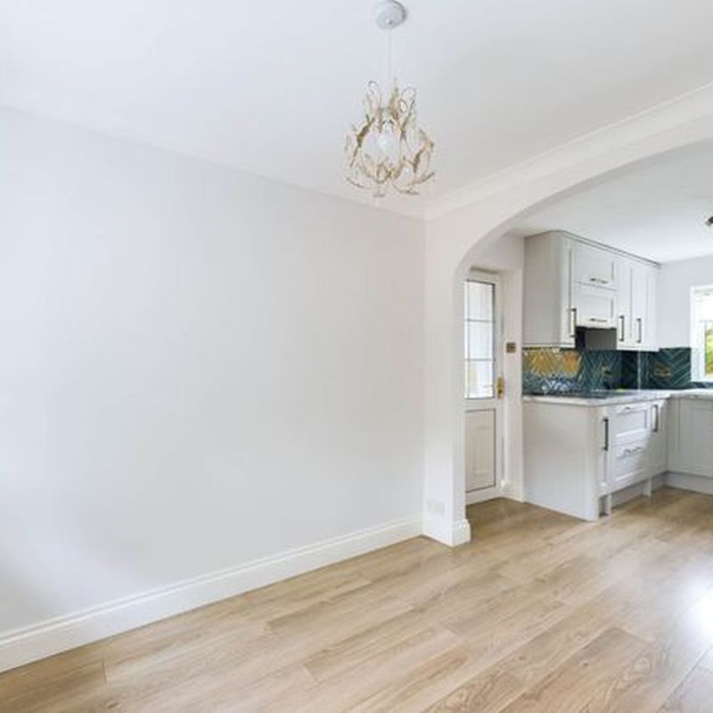 Semi-detached house to rent in Victoria Road, Marlow SL7