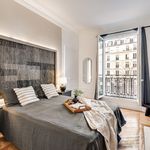Rent 3 bedroom apartment of 125 m² in Paris
