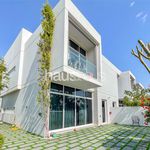 Rent 3 bedroom house of 204 m² in Dubai