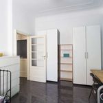 Rent a room of 140 m² in Milano