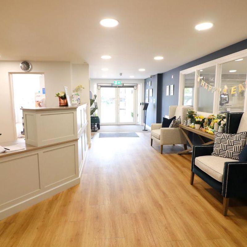 1 Bedroom Flat To Rent    |    High View, Bedford, Bedfordshire, MK41 8FB    |    £1,850 pcm Woodside
