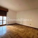 Affitto 3 camera appartamento di 90 m² in Foggia