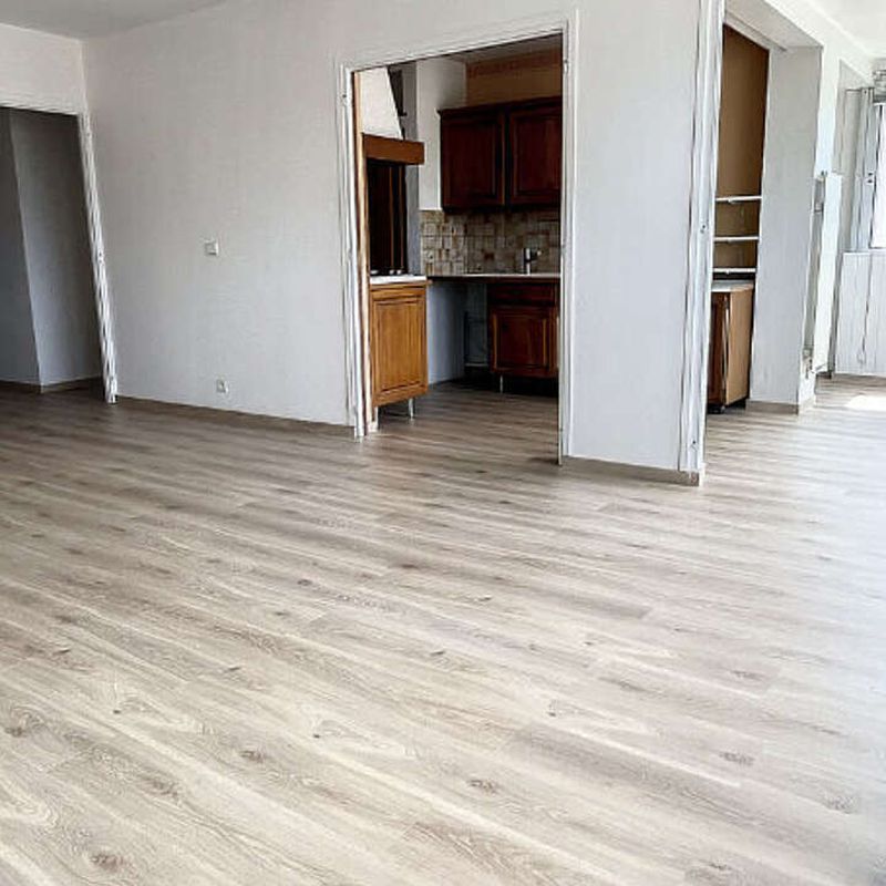 Location appartement 4 pièces 93 m² Chambéry (73000)