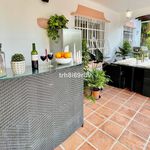 Rent 4 bedroom house of 231 m² in Estepona