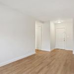 Rent 2 bedroom apartment of 700 m² in Bronxville