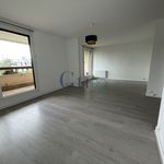 Rent 3 bedroom apartment of 78 m² in Clamart