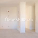 Affitto 3 camera appartamento di 95 m² in Sassari
