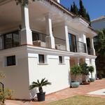 Rent 5 bedroom house of 439 m² in Istán