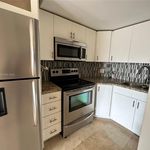 Rent 1 bedroom apartment of 560 m² in Miami