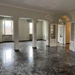 Affitto 4 camera appartamento di 265 m² in Firenze