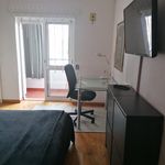 Rent a room of 144 m² in Barreiro