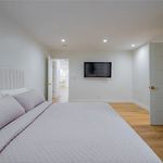 Rent 2 bedroom apartment of 125 m² in Burbank