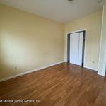 Rent 3 bedroom apartment of 196 m² in Staten Island