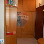 Rent 3 bedroom apartment of 87 m² in Milano