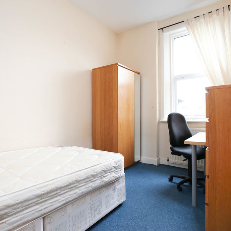 3 Bedroom Flat to Rent in Bayswater Road, Jesmond, NE2 West Jesmond