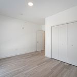 Rent 2 bedroom apartment of 91 m² in Detroit