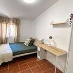 Rent a room of 300 m² in el Puig de Santa Maria