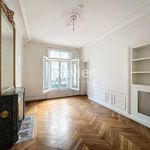 Appartement de 197 m² avec 7 chambre(s) en location à Paris