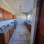 Rent 3 bedroom house of 1006 m² in Buffalo City