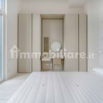 Rent 3 bedroom house of 210 m² in Milano