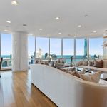 Rent 5 bedroom apartment of 5019 m² in Chicago