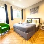 Rent 2 bedroom apartment of 65 m² in London