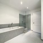 Rent 1 bedroom house of 345 m² in Ixelles