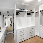Rent 2 bedroom apartment of 127 m² in Manhattan Beach